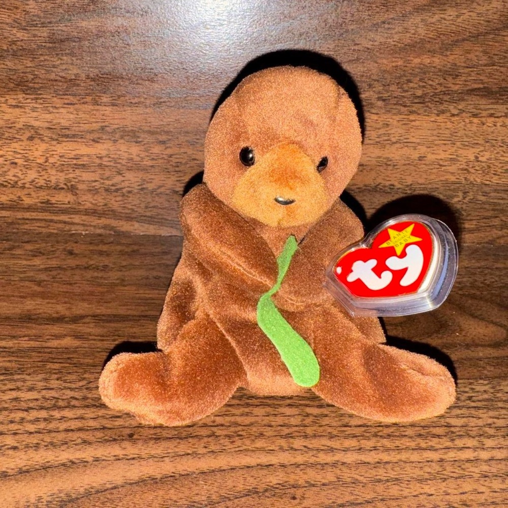 Ty Seaweed the Brown Otter beanie baby - 1995